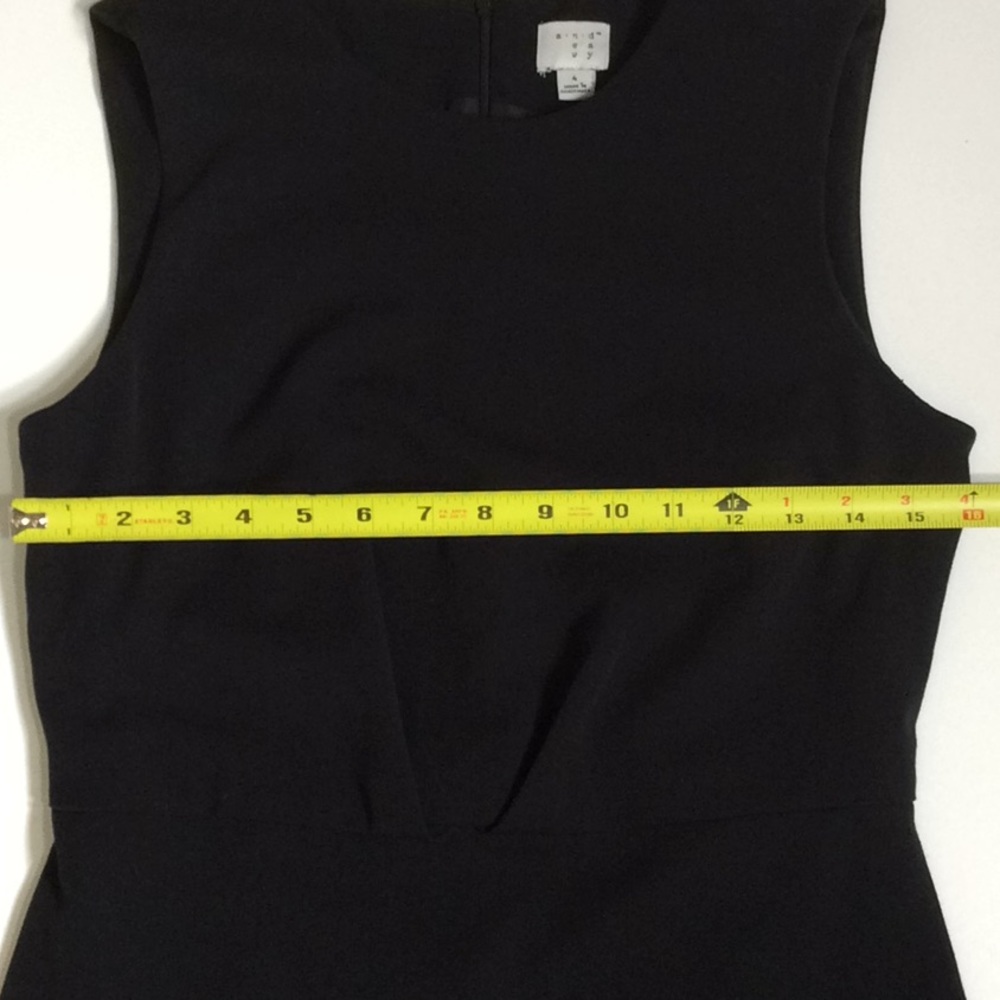 Sleeveless Little Black Dress - Picture 9 of 10